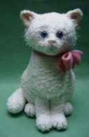 knitted toy of a Persian cat