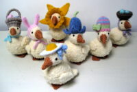 knitted toys of ducklings